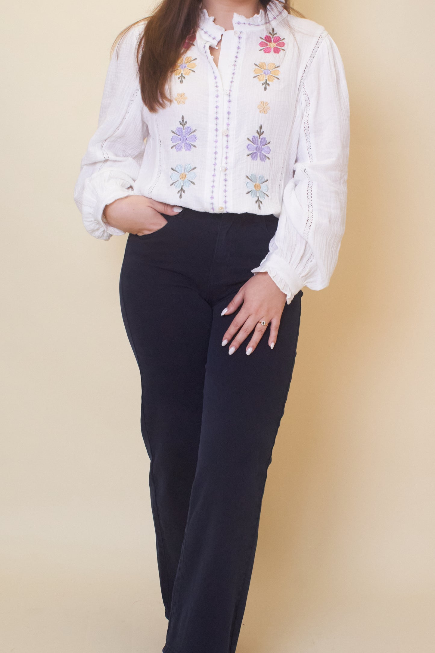 Camisa Flores Bordadas