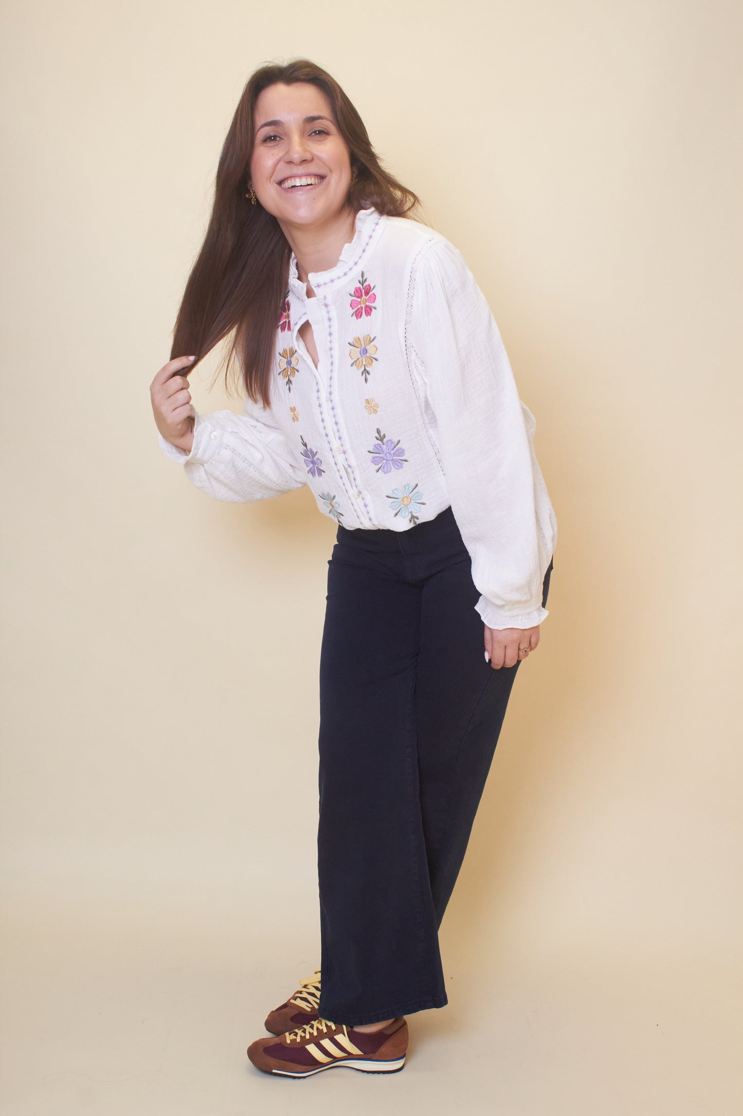 Camisa Flores Bordadas
