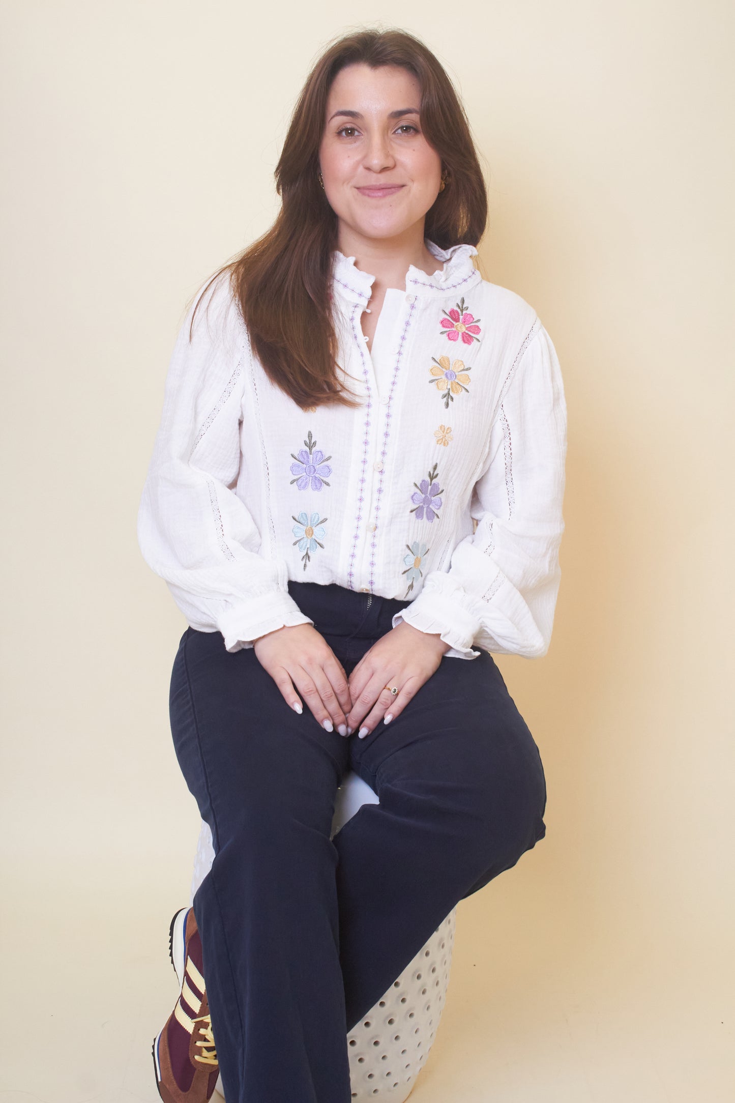 Camisa Flores Bordadas